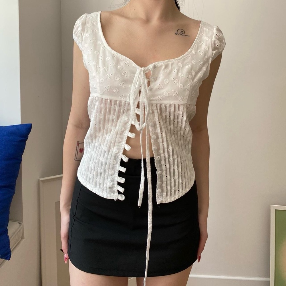 Elegant White Lace Women's Top